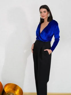 Blusas Y Camisas De Mujer-Mariquita Trasquilá BODY TERCIOPELO ESCOTE
