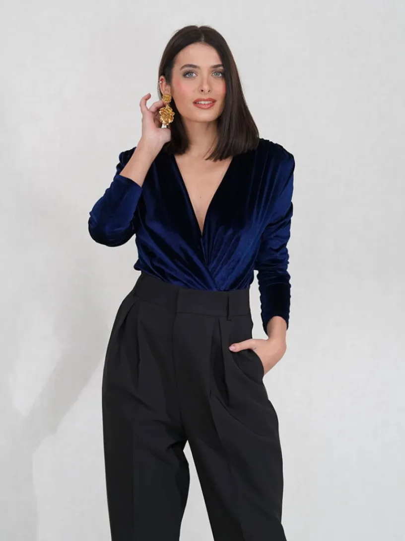 Blusas Y Camisas De Mujer-Mariquita Trasquilá BODY TERCIOPELO ESCOTE